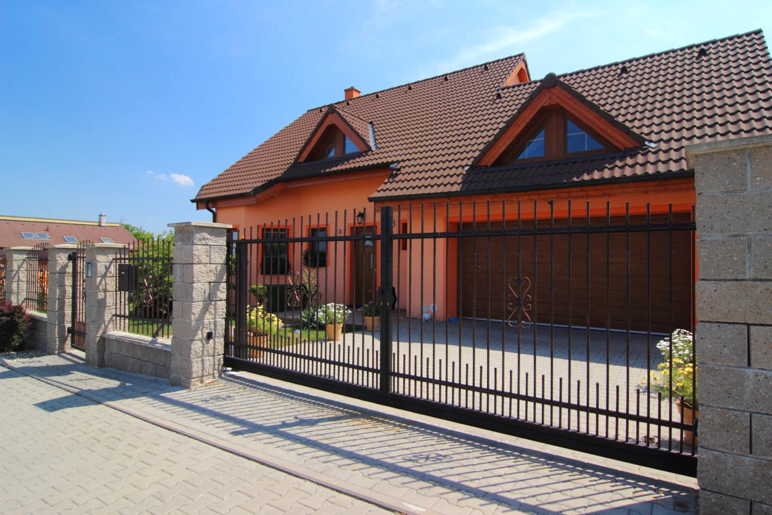 Kovaná samonosná posuvná brána LAMARK | Dekor Cali