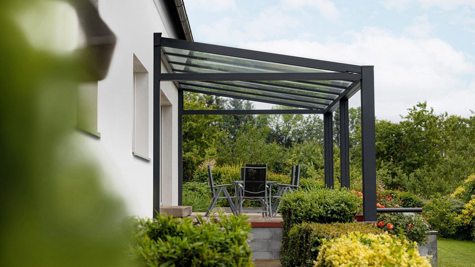 Pergola LAMARK se skleněnou střechou přisazená ke stěně | Šedá antracitová barva