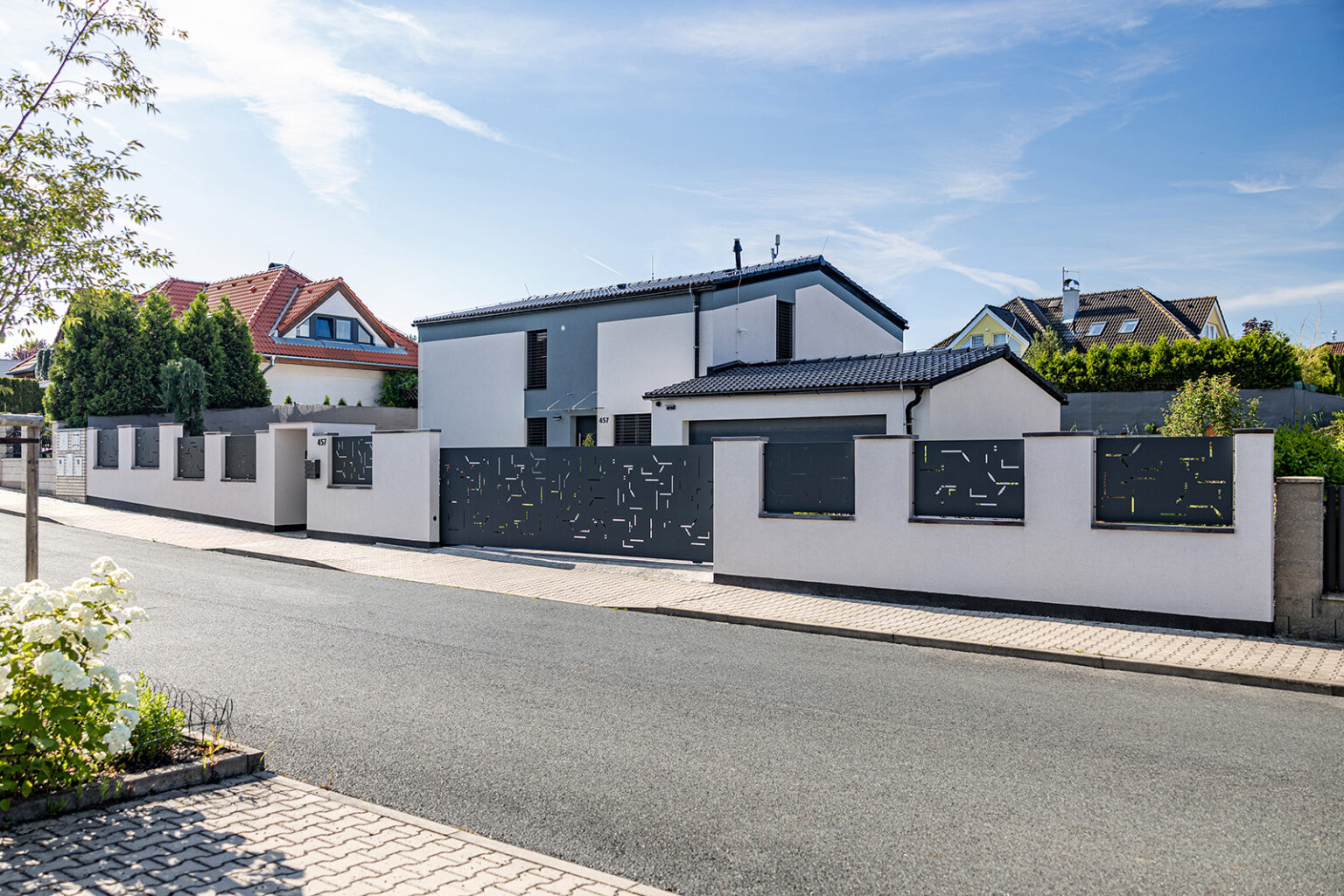 Deskový plot, brána a branka LAMARK | Motiv Josa | Šedá antracitová barva | Zděné sloupky