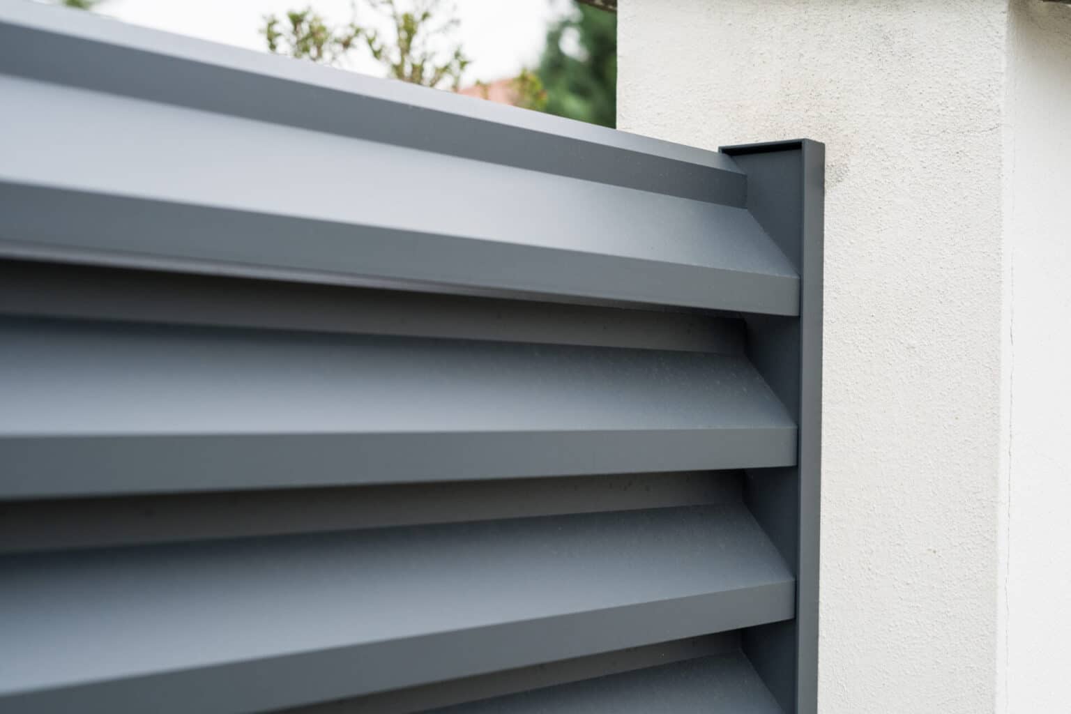 Detail hliníkového plotu LAMARK | Motiv Lugo | Šedá antracitová barva