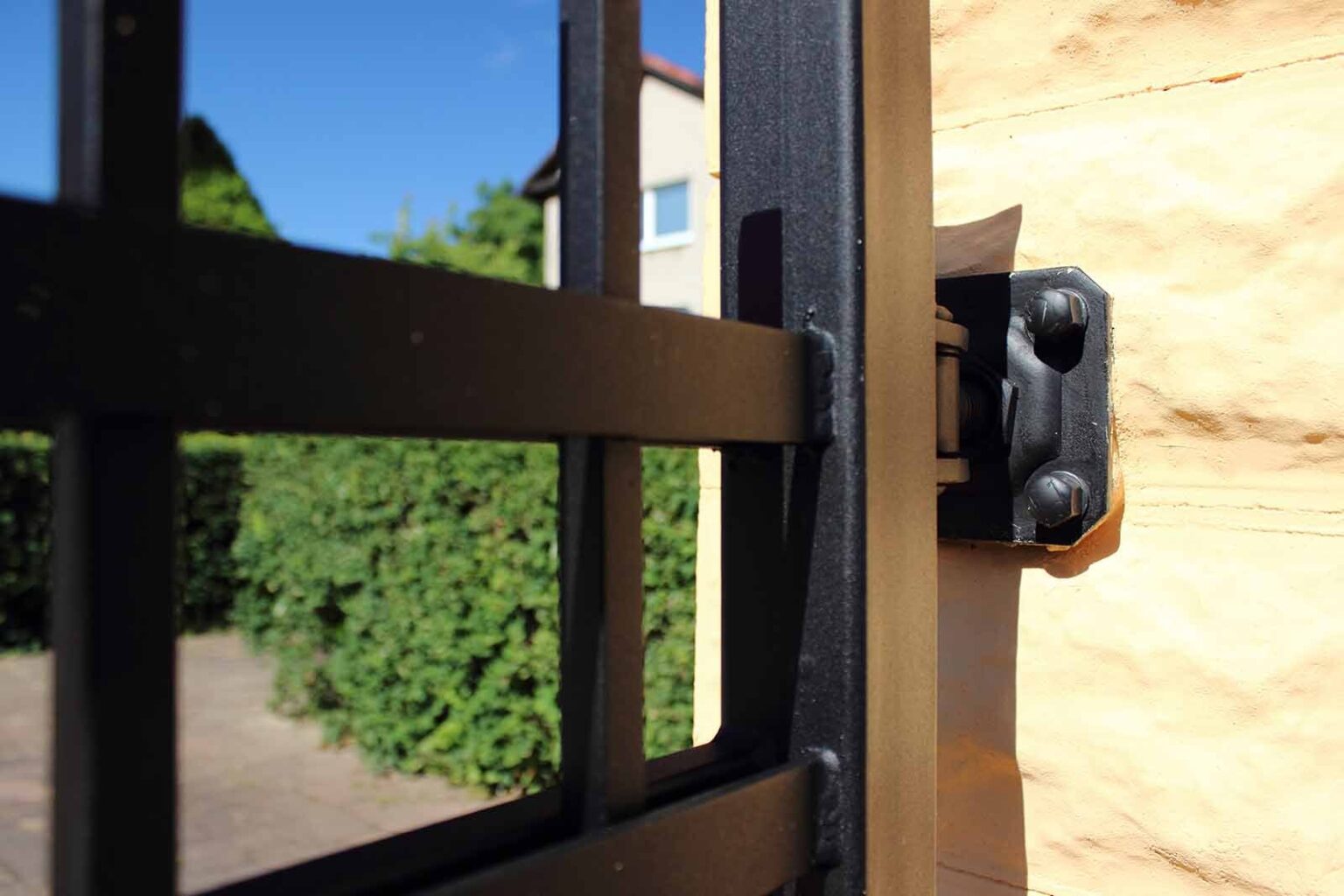 Detail na pant kované branky LAMARK | Motiv Verona | Černá kovářská barva