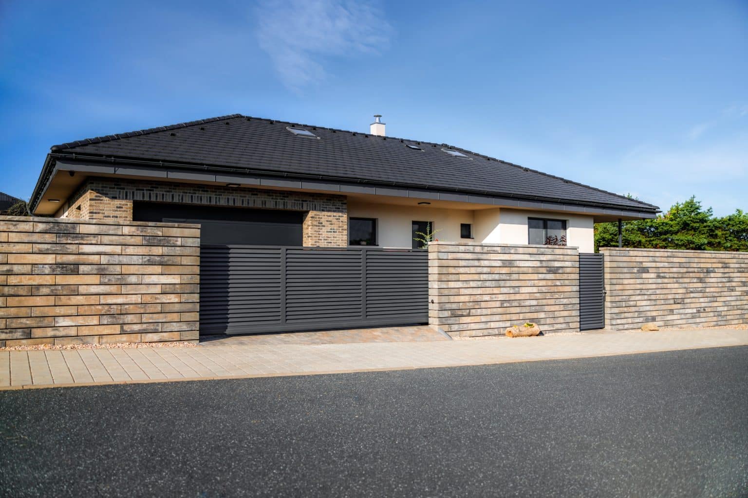 Hliníková brána a branka LAMARK | Motiv Viana | Šedá antracitová barva