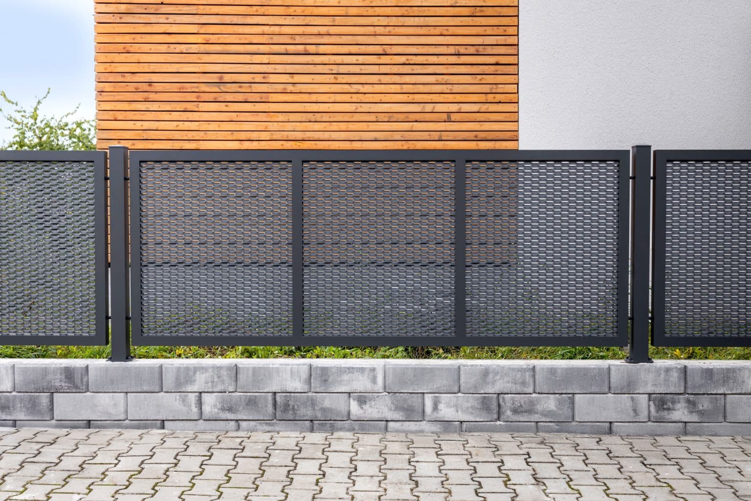 Tahokov plot LAMARK | Motiv Madeira | Šedá antracitová barva | Hliníkové sloupky