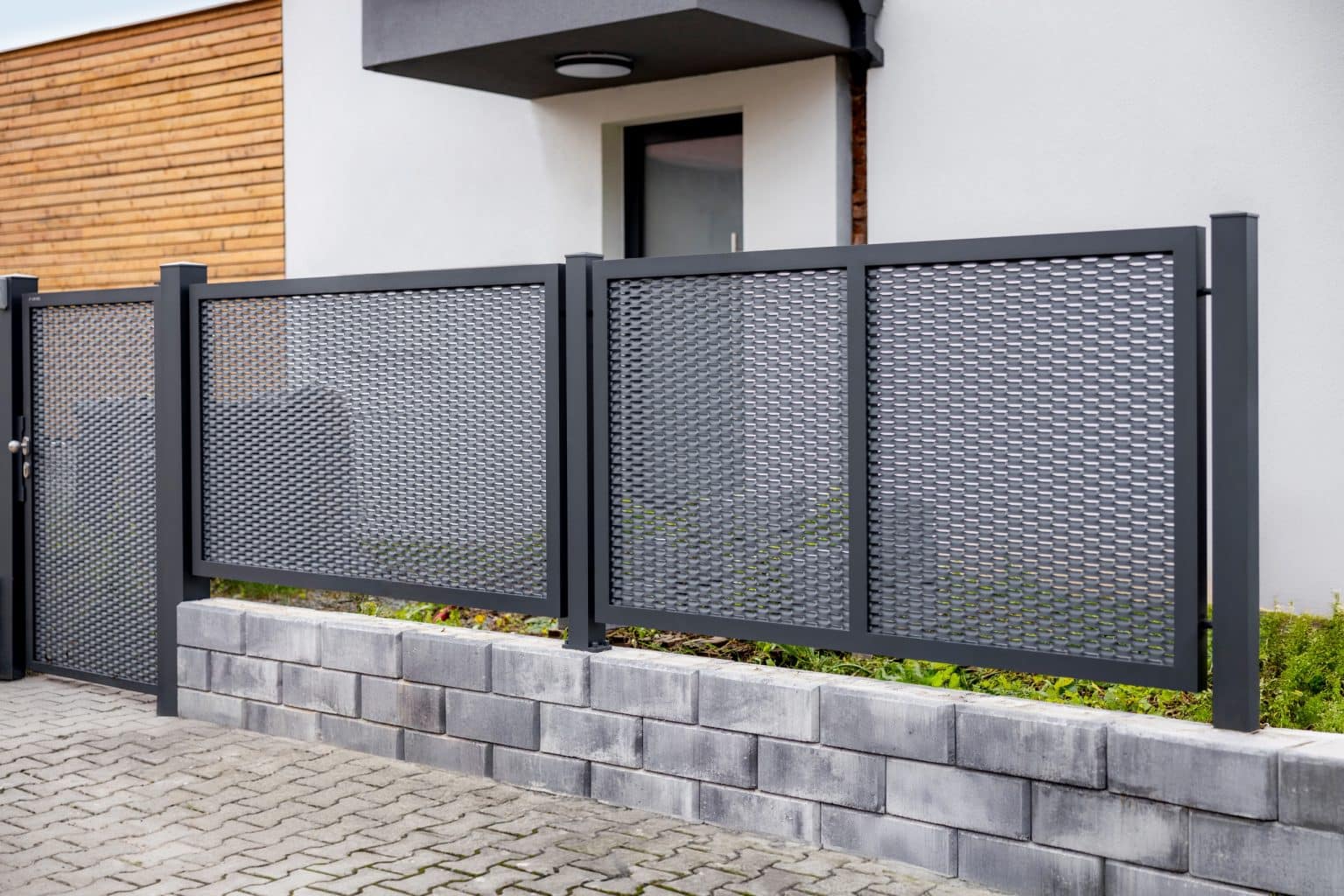 Tahokov plot LAMARK | Motiv Madeira | Šedá antracitová barva | Hliníkové sloupky