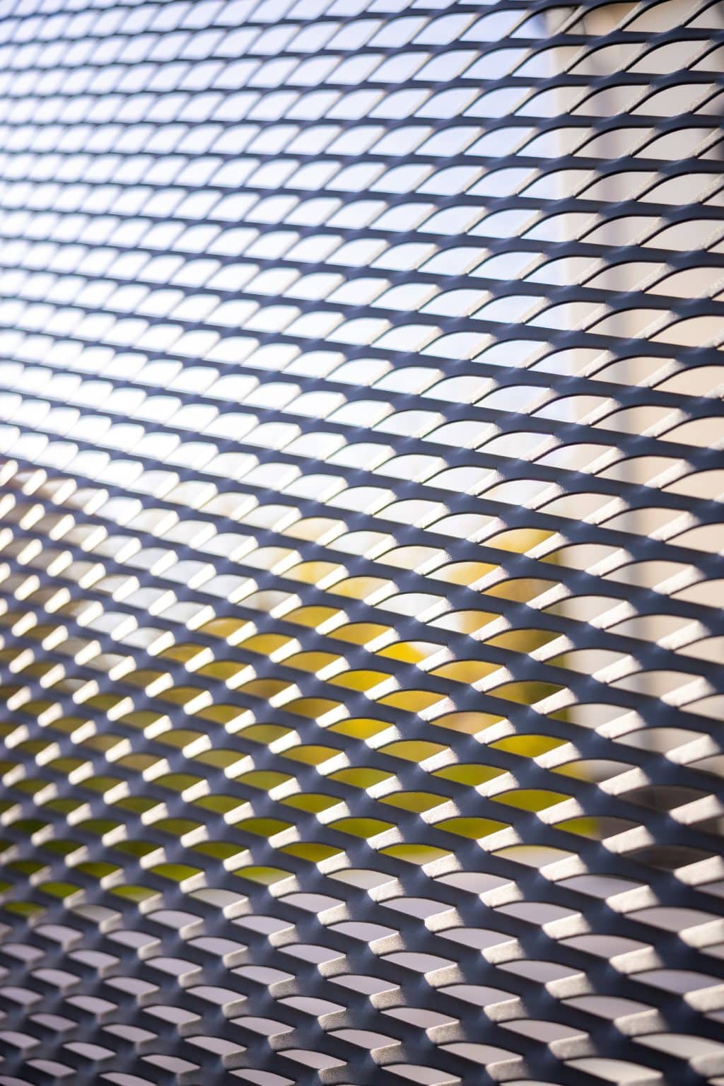 Detail motivu Mauricius | Tahokov plot LAMARK | Šedá antracitová barva | Hliníkové sloupky | Pardubice