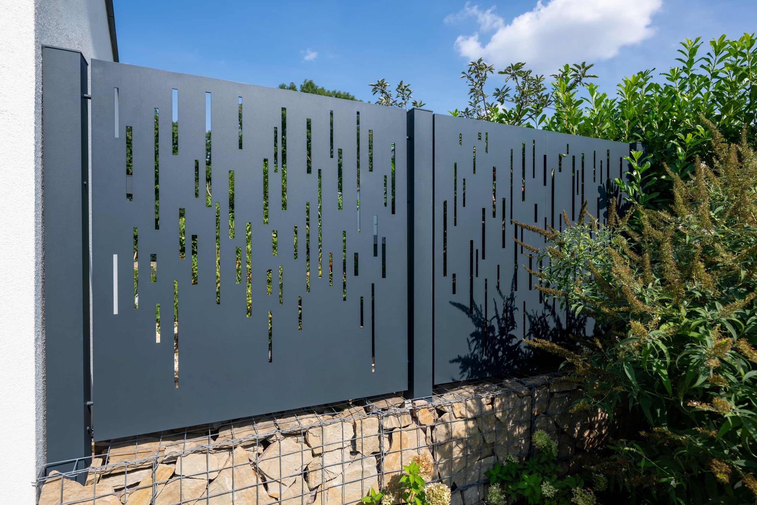 Deskový plot LAMARK | Motiv Padul | Šedá antracitová barva | Hliníkové sloupky LAMARK