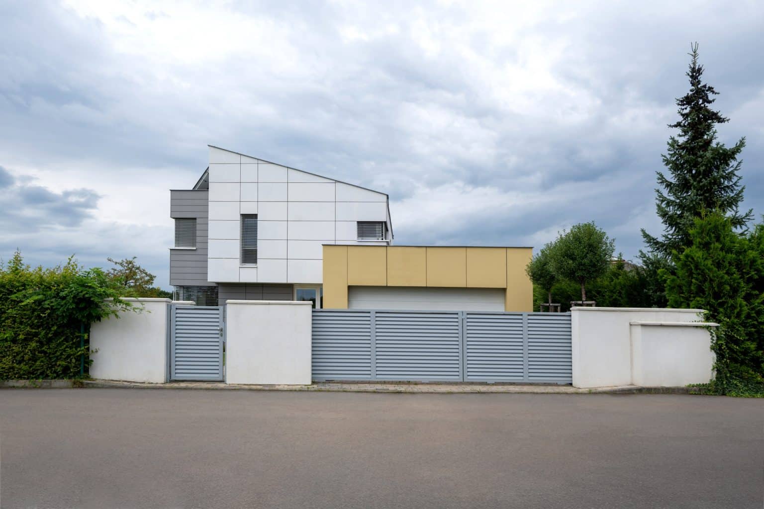 Hliníkový plot LAMARK | Motiv Viana | Stříbrná hliníková barva | Zděné sloupky