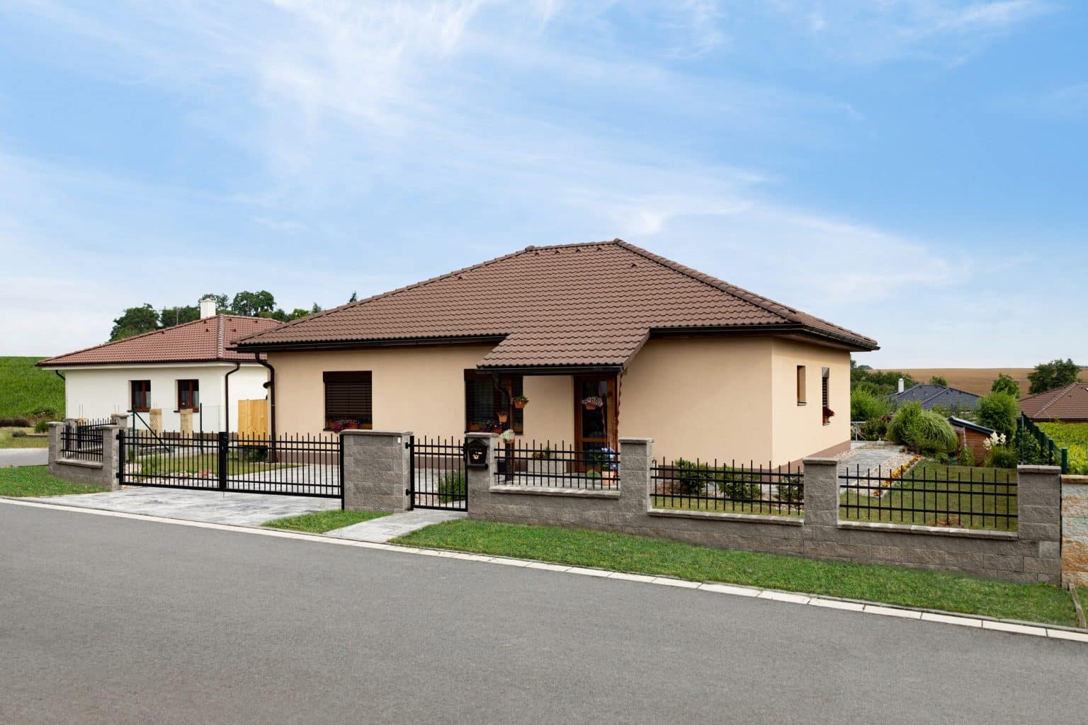 Kovaný plot LAMARK | Motiv Verona | Černá kovářská barva | Svařované bez nýtů | Hladké provedení | Rovné konce