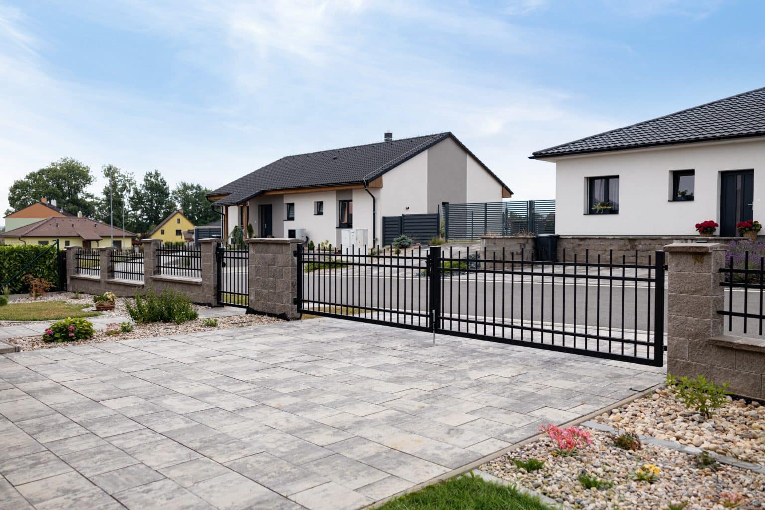 Kovaný plot LAMARK | Motiv Verona | Černá kovářská barva | Svařované bez nýtů | Hladké provedení | Rovné konce