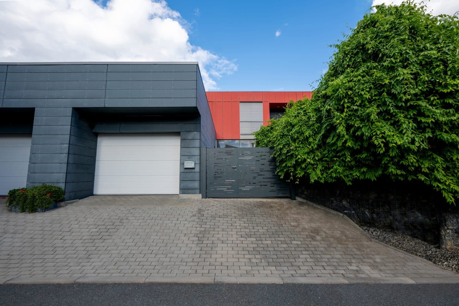 Deskový plot LAMARK | Motiv Batea | Šedá antracitová barva