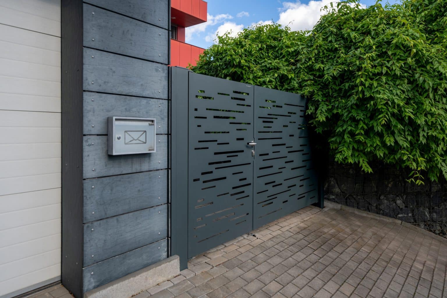 Deskový plot LAMARK | Motiv Batea | Šedá antracitová barva