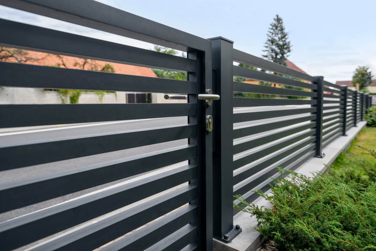 Hliníková branka LAMARK | Motiv Avila | Šedá antracitová barva | Hliníkové sloupky