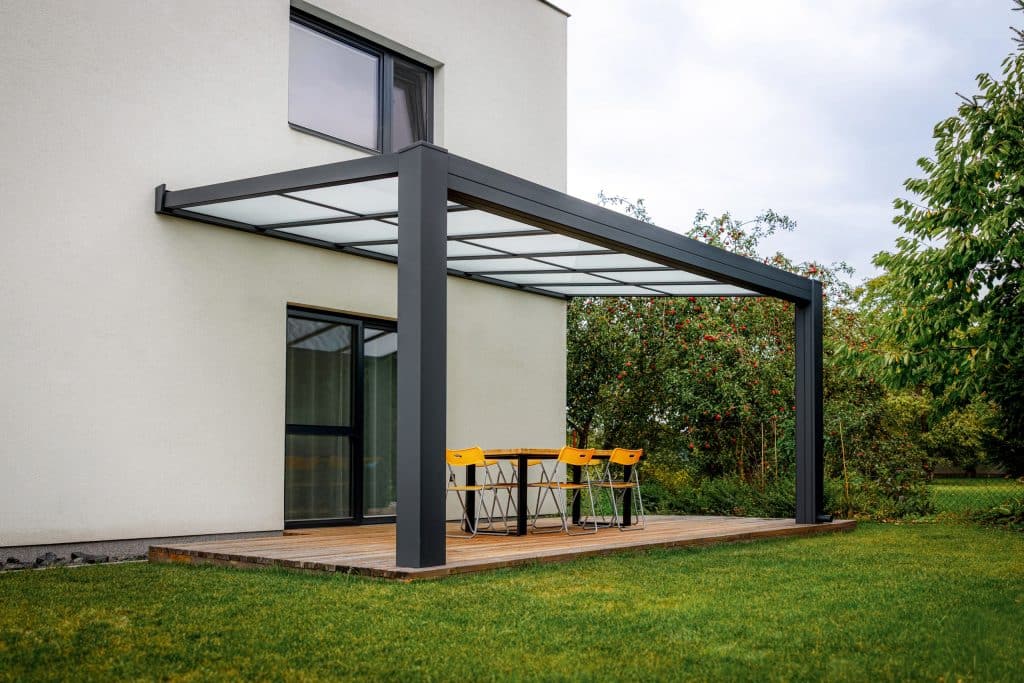 Pergola LAMARK se skleněnou střechou přisazená ke stěně | Šedá antracitová barva