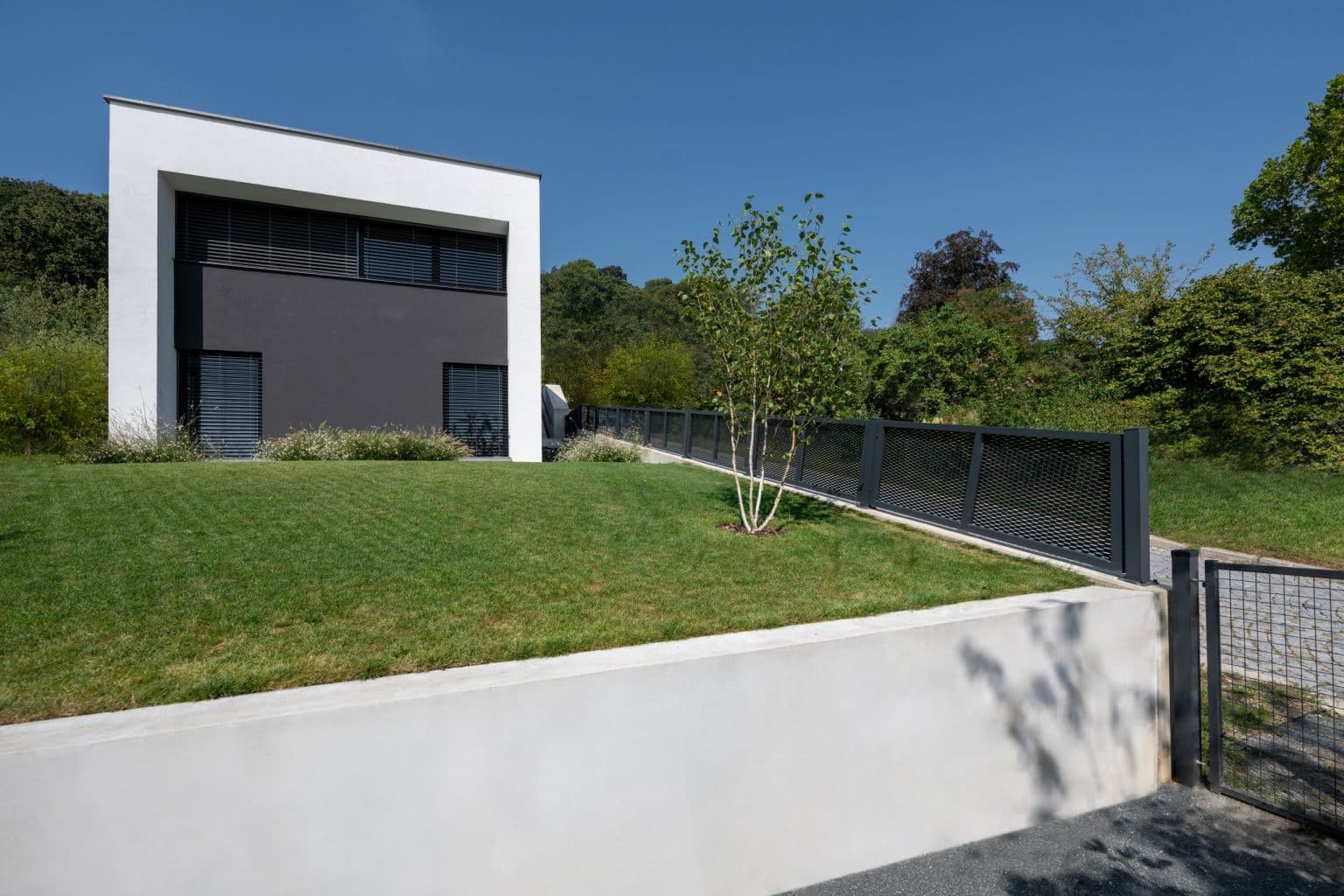 Tahokov plot LAMARK | Motiv Madeira | Šedá antracitová barva | Hliníkové sloupky